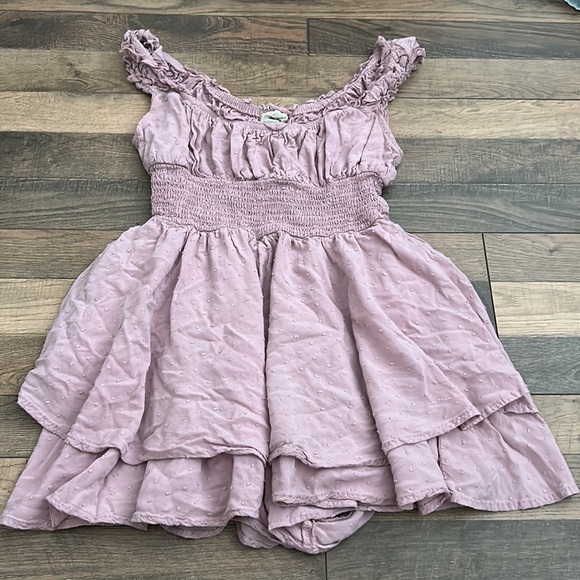 Urban Outfitters Rosie smocked tiered ruffle romper in lilac size medium - Picture 2 of 12